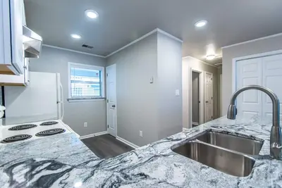 Image de Condo récemment rénové près de la base aérienne de Langley