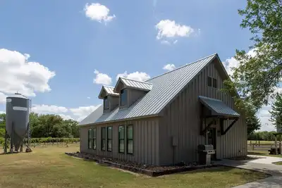 Image de Les chalets à Turkey Creek - «The Cozy Cottage» - Nouveau, près de Round Top