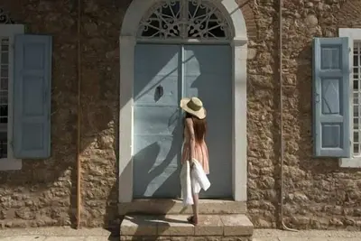 Image de Grande maison de capitaine de navire grec près de l'ancienne Delphes