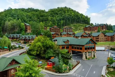 Image de Le Memorial Day au Westgate Smoky Mountain Resort and Spa comprend des laissez-passer pour le parc aquatique
