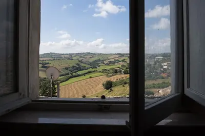 Image de La Casa De Mario. . . . . . . près de la porte par le soleil