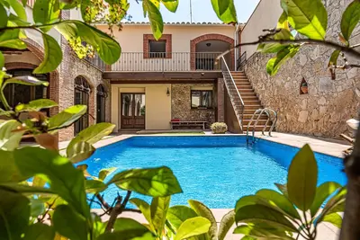 Image de Maison de ville centenaire du XVIIIe siècle à 40m de la plage