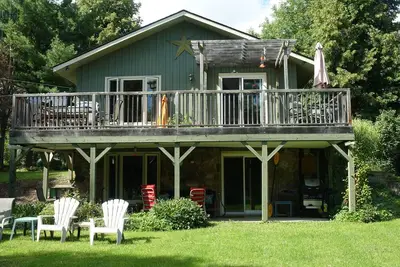 Image de Maison de 3 chambres rénovée avec vue sur le lac