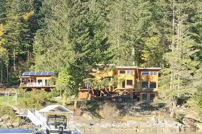 Image de Secluded Oceanfront propriété dans Desolation Sound.