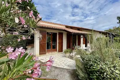 Image de Maison conviviale au calme, plage et centre de Lacanau-Ocean a pied