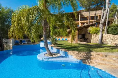 Image de Villa mwith pool und wonderfull views. Interent