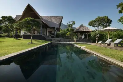 Image de Villas de luxe avec vue de rĂŞve et de jardins tropicaux grandes