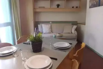 Image de 2 Pièces 4 Personnes 1 bébé