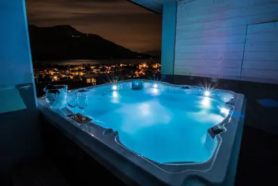 Image de Villa Perla del Lago: Penthouse, vue sur le lac, jardin, bain à remous