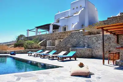 Image de 5 ***** Classé Villa Traditionnelle W Vue Mer Infinie \/ Distance de Marche Plage