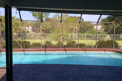 Image de Pool Home-Canal Cottage sur Clearview