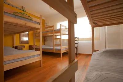 Image de Dortoir de 6 lits: Ericeira Chill Hill Hostel & Private Rooms (Rnal Nº 4514al)