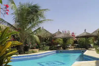 Image de Case  africaine  grand confort sur domaine avec piscine