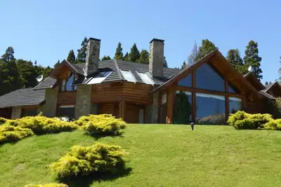 Image de 330 m² maison de style de montagne magnifique et unique à Bariloche