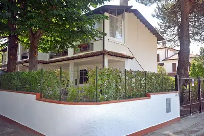 Image de Villa au rez-de-chaussée avec jardin et terrasse confortable