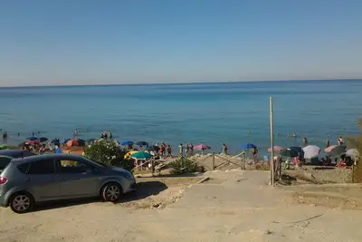 Image de villa près de la mer à 3 mètres de la plage