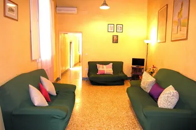 Image de Grande application. avec 3 chambres Florence centre silencieux pour groupes, enfants, familles