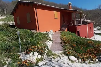 Image de Ferme avec piscine immergée dans un cadre naturel de la Montefeltro - 6 -