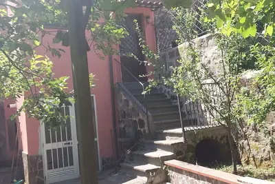 Image de Petite villa dans le paysage de collines fraîches et pittoresques de Roccamonfina