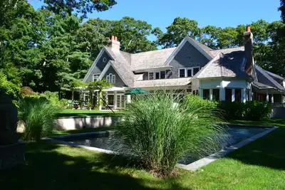 Image de Luxe East Hampton, Georgique, 4 Mins De La Plage, Lush Grdns, Piscine, Bocce Crt