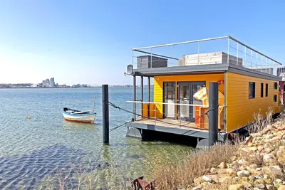 Image de bateau-maison Baltique Swantje sur la plage Heiligenhafen / OrtmĂĽhle
