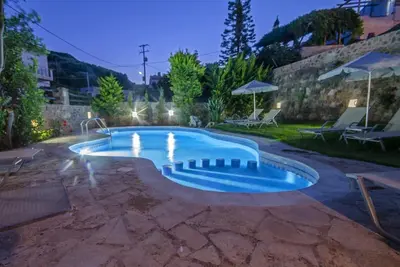 Grand complexe de villas 20 personnes, piscine privée vue mer