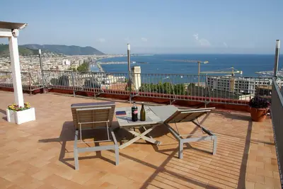 Image de Incroyable Penthouse Ă Salerne - CĂ´te Amalfitaine. Quelques pas vers les plages et la vie nocturne