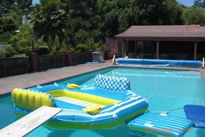 Image de Maison familiale parfaite avec piscine, terrain de pétanque et vue sur le mont. Diablo