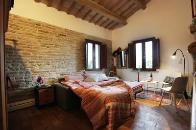 Image de Calme, chambre confortable B & B dans le coeur des Marches avec un panorama à 360 °