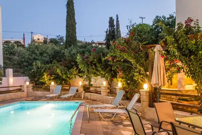 Villa Amarandos Rethimno: un logement parfait pour jusqu'à 20 personnes!