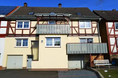 Image de Grand appartement avec balcon dans une maison à colombages, récemment rénové, dans un endroit calme