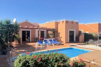 Image de Villa climatisée, piscine chauffée, jacuzzi, Fab Garden, Backing Golf Course.