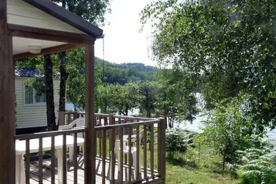Image de Mobilhome au bord d'un lac pour la pĂŞche, le calme, la nature