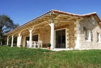 Image de Maison de caractère avec piscine à La Tisonnie en Dordogne Périgord (6-8 Pers. )