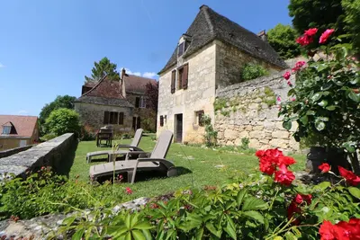 Image de Superbe Maison De Famille Surplombant La Vallee Au Coeur Du Perigord Noir