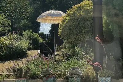 Image de Cabane contemporaine sur l'etang de Hede