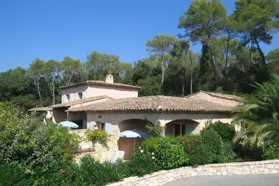Image de Charmant studio 2 personnes dans villa avec terrasse et jardin