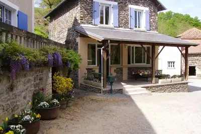 Image de Gîte\"Le Petit Nid\" près de la rivière au Moulin de Feuyas en Périgord