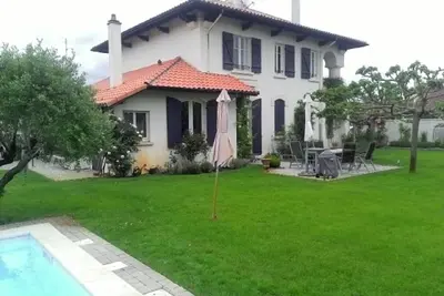 Image de Villa fermée avec piscine et maison d'hôtes à seulement 3 miles de Contis Plage / Surf