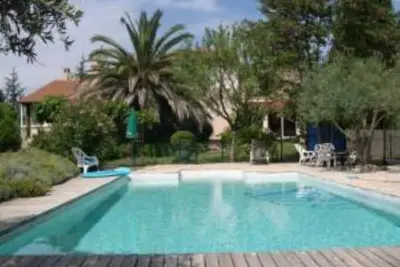 Image de Maison typique climatisée de 80 m2 avec piscine T B Prestations