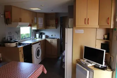 Image de Mobil Home 2 Ch 5 A 7 Pers \/ Clim - Ll - terrasse \/  Camping les Charmettes****