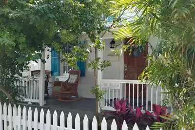 Image de Tout neuf! Ohana Paradise At The Historic Seaport, vieille ville. Maison privée.