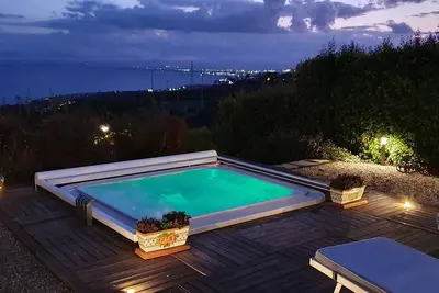 Image de La maison de Cyclope. Vue imprenable et mini Spa privé.