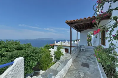 Image de Maison Jasmine- Piscine panoramique- Accés à la mer- Vue privilégiée sur l'Egée.