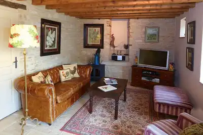 Image de Chez Hall, La Grange, grange aménagée 2ch \/ 2bth pleine de charme, Meursault