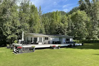 Image de Secluded 20 Acre Immobilier 5 Min De Ski Hill - Capacité d'accueil 6-10