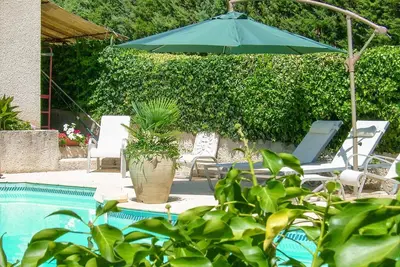 Image de Belle maison au calme avec piscine privée et vues dégagées