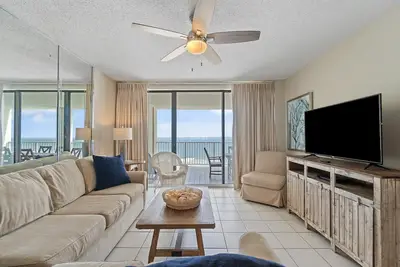 Image de Pelican Pointe 1230 ~ Vues magnifiques sur la plage!