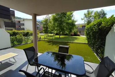 Image de Appartement moderne et lumineux près du lac, WiFi, climatisation, jardin, garage