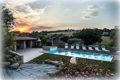 Agriturismo Il Melograno: appartement Matthew avec piscine et beau jardin